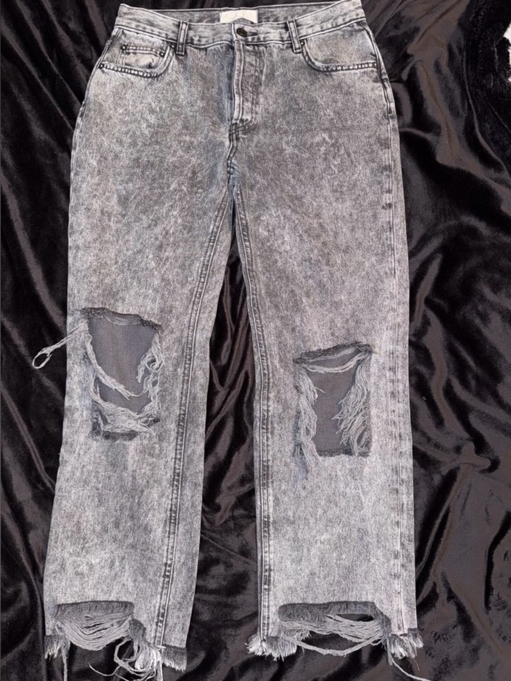 FREE PEOPLE Grey Mid Rise Distressed Edgy Leg Jeans size 27